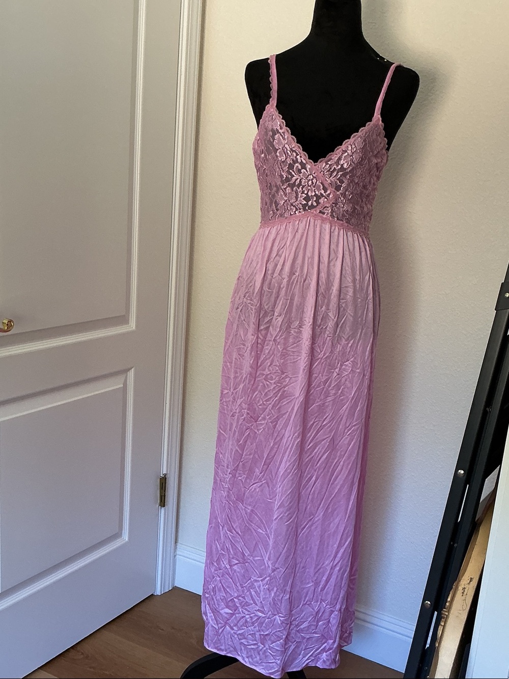 Spaghetti-Strap Pink Ombre Lace Maxi Dress